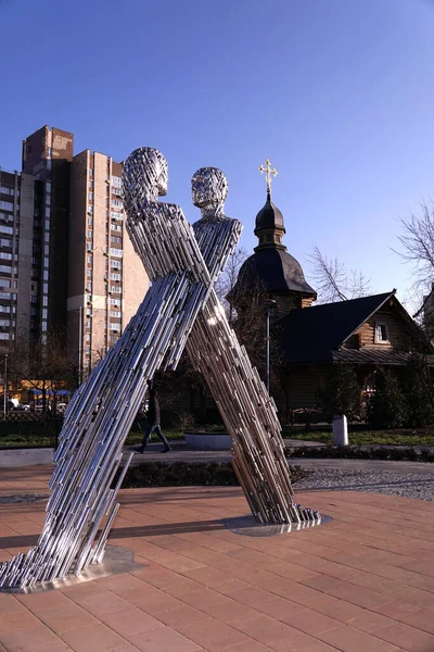 Kiev Ukraine January 2020 Sculpture Man Woman Hugging Made Steel — Stock Photo, Image