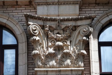 Kiev, Ukrayna 16 Mayıs 2020: Antik binaların mimari dekorasyonları