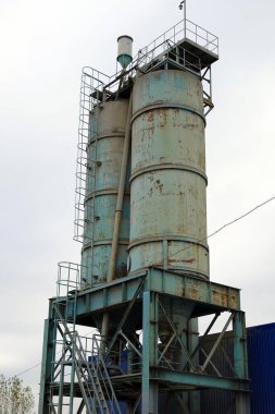 Kiev, Ukrayna 25 Kasım 2020: Kiev 'de terk edilmiş beton asansör