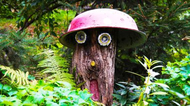 Bahçemdeki kütük bir peri masalı kahramanına dönüştü.