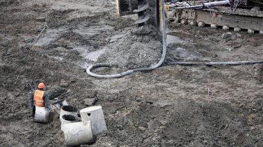 Kiev, Ukrayna 13 Mart 2019: Sıfır döngüsünün inşası, eğlence kompleksinin temeli