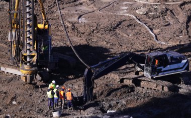 Kiev, Ukrayna 13 Mart 2019: Sıfır döngüsünün inşası, eğlence kompleksinin temeli