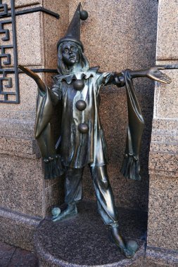 Kiev, Ukrayna 16 Aralık 2019: Kiev kentindeki Pierrot Kukla Tiyatrosu Heykeli