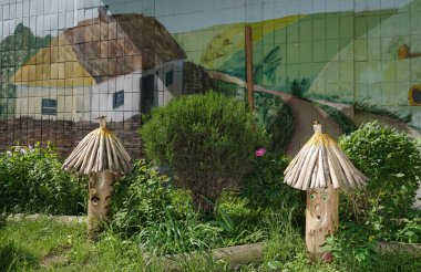 Kiev, Ukrayna 16 Mayıs 2021: Kiev konut avlusundaki 