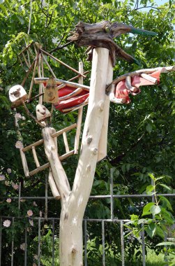 Kiev, Ukrayna 16 Mayıs 2021: Kiev konut avlusundaki 