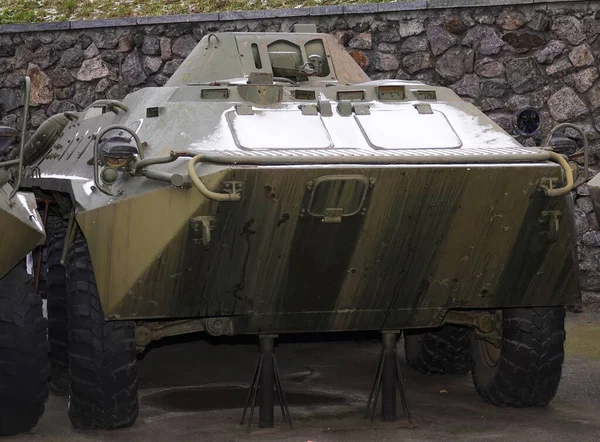 2020年12月10日 乌克兰基辅 Btr 70型装甲运兵车在军事装备博物馆向公众开放 — 图库照片