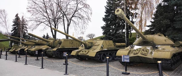 キエフ ウクライナ2020年3月20日 第二次世界大戦中のウクライナ歴史博物館での一般公開のための軍事機器 — ストック写真