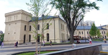 Kiev, Ukrayna 11 Temmuz 2021: Antik kale ve Arsenalnaya metro istasyonu yakınlarındaki Kiev kentinin savunması için takviye