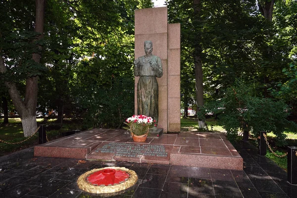 Kiev Ucrania Julio 2021 Monumento Los Médicos Asesinados Segunda Guerra —  Fotos de Stock