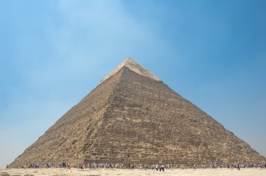 Mısır. Kahire - Giza. Piramitlerin genel görünümü 