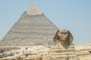 Mısır. Kahire - Giza. Piramitlerin genel görünümü 