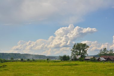 Yatay üzerinden inceleyen Rus Köyü