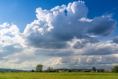 Yatay üzerinden inceleyen Rus Köyü