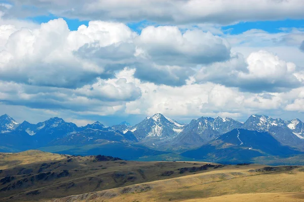 Altaï. La montagne. Paysage incroyable — Photo