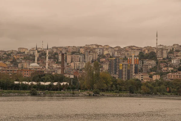 Stadtbild und Straßenszene aus Istanbul, Türkei, 2018 — Stockfoto