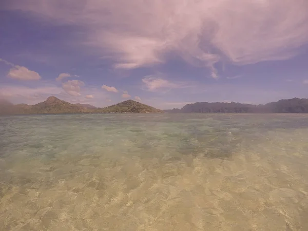 Vista sulla spiaggia dalla spiaggia delle Filippine, Palawan, Nido, 2019 — Foto Stock