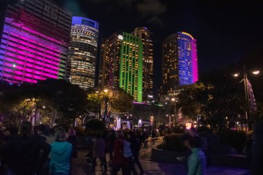 Sidney 'den 2019 yılının Şubat ayında gece panoramik şehir manzarası