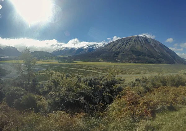 PANORAMIV LANDSCAPE VIEW, MOUNTAIN OCH SKY BAKGRUND — Stockfoto