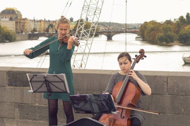 PANORAMİK MÜZİK, KIZLAR CARLO BÖLGESİ PRAGUE, CZECH REUBİLİK, 2019 'DA MÜZİK ÇALAR