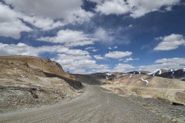 Yüksek irtifa yol dağlarda