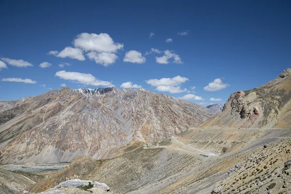 Vista de la carretera serpentina de montaña — Foto de Stock