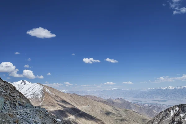 Aerial view to mountain range and valley of Leh — Stock Photo, Image