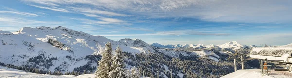Alpenskigebietspanorama — Stockfoto