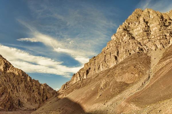 High rocky mountains — Stock Photo, Image