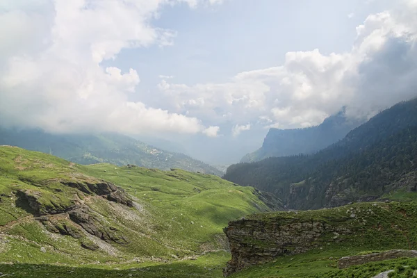 Uitzicht vanaf rohtang pass weg — Stockfoto