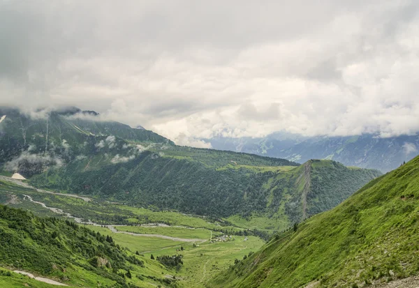 Arial view to green Allpine valley — Stock Photo, Image