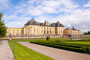 Bahçe Drottningholm Kalesi