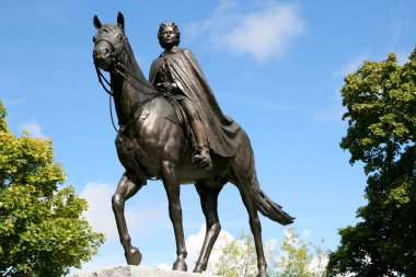 Statue of Queen Elizabeth I clipart