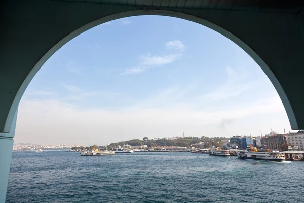 Ships at Eminonu — Stock Photo, Image