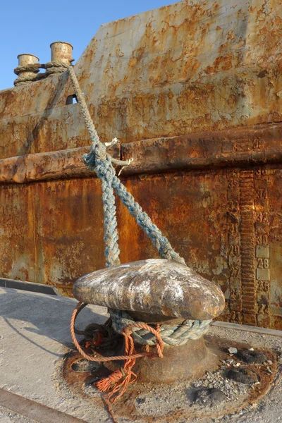 Vieux bateau rouillé — Photo