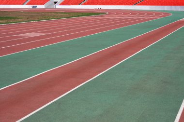 Kauçuk yapay kaplama Stadyumu'nda yolları çalışan 