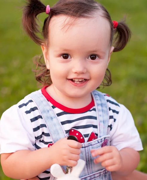 La chica sonriente primer plano —  Fotos de Stock