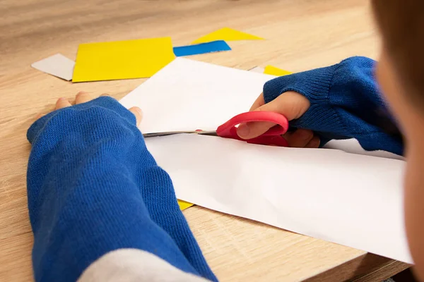 Closeup Photography Child Cutting Paper Counterfeiting Process Concept Home Education — Stock Photo, Image