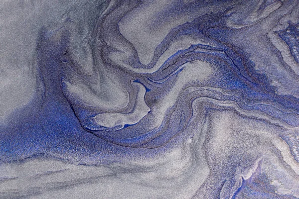 Piękne Błyszczące Niebieskie Srebrne Plamy Płynnego Lakieru Paznokci Bąbelkami Tekstury — Zdjęcie stockowe