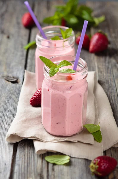 Fresh Strawberry milkshake. — Stock Photo, Image