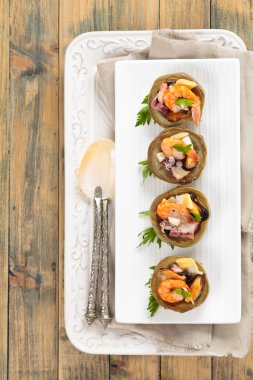 Doldurulmuş enginar göbeği.