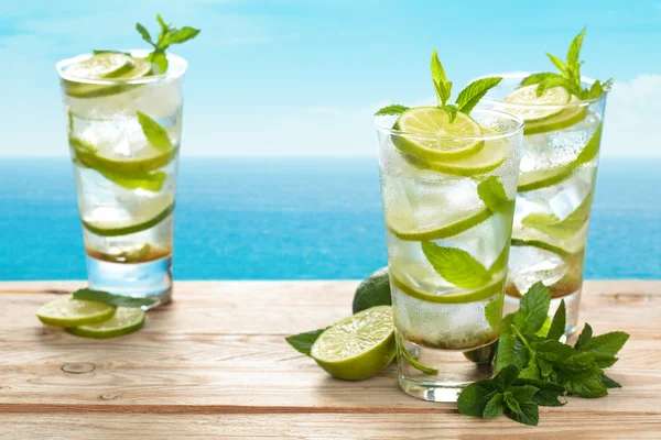 Taze mojito kokteyli. — Stok fotoğraf