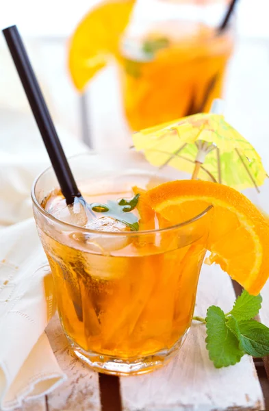 Pomerančová limonáda s mátou. — Stock fotografie