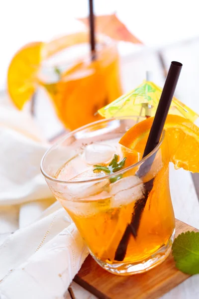 Pomerančová limonáda s mátou. — Stock fotografie
