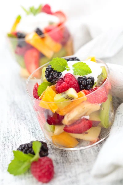 Ensalada de frutas saludables . — Foto de Stock