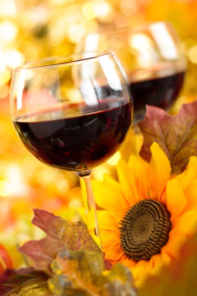 Şarap ile sonbahar düzenleme. — Stok fotoğraf
