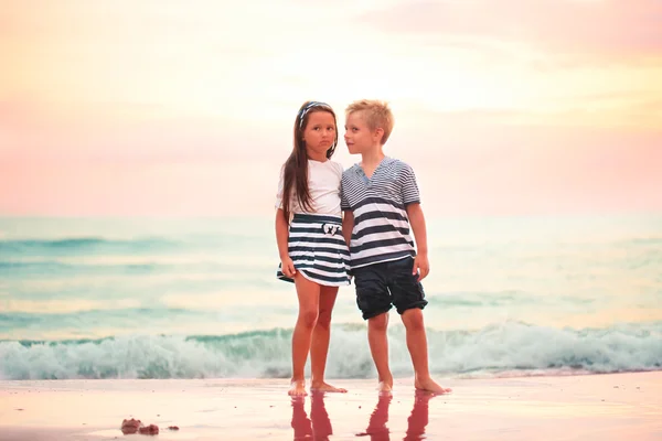 Sonnenuntergang am Strand. — Stockfoto