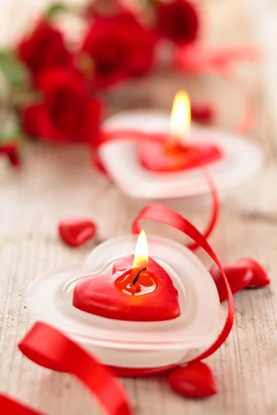 Velas en forma de corazón  . — Foto de Stock