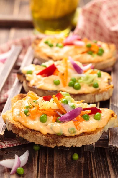 Bruschetta primavera. — Foto de Stock