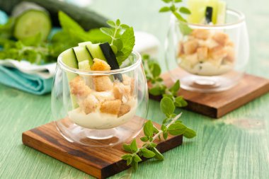 salatalık salatası.