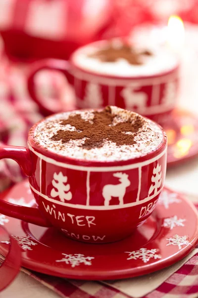 クリスマスの日にホット チョコレートのカップ. ストック画像